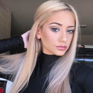 Meet your Posher, Maria